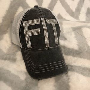 GlamFiT trucker cap